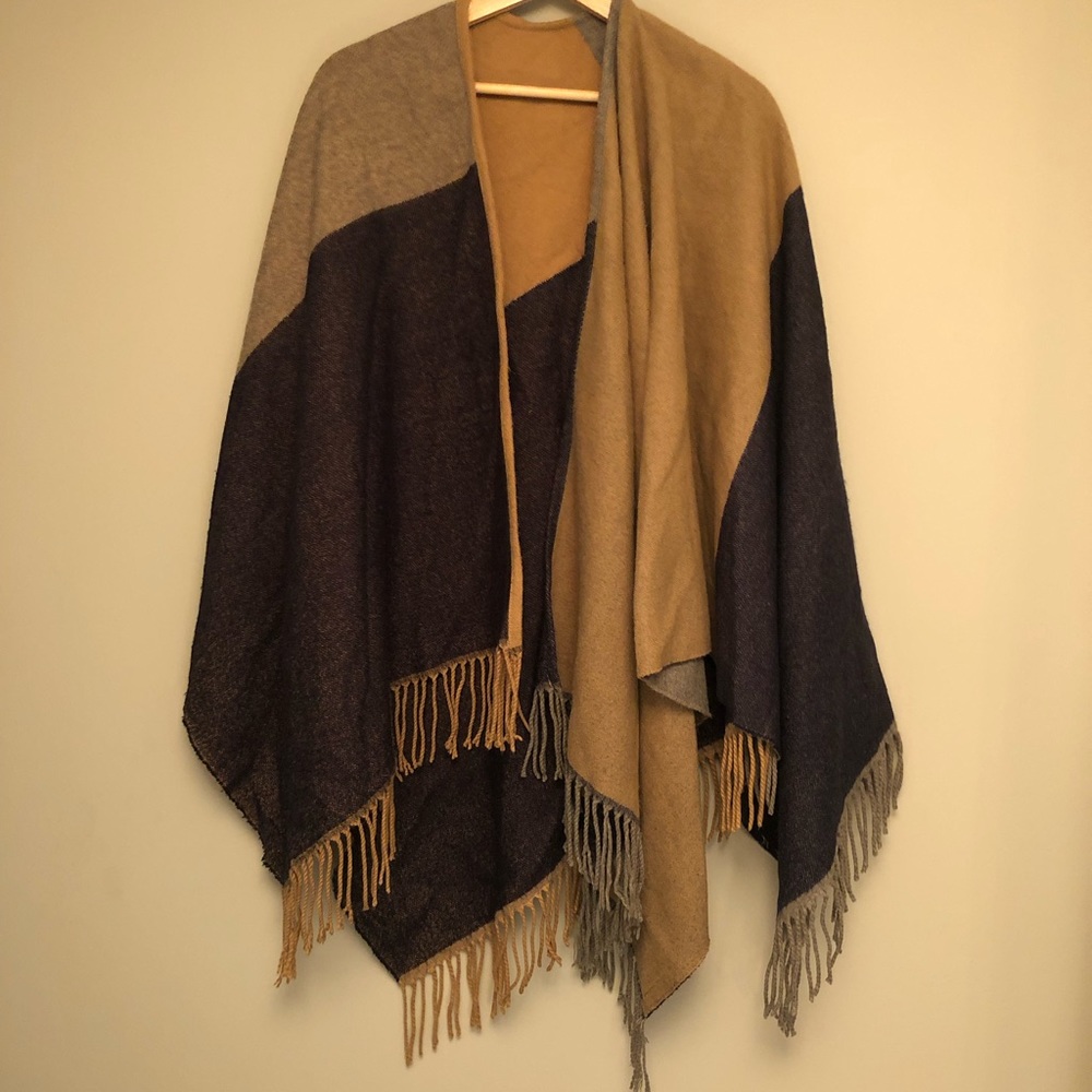 Zara Poncho